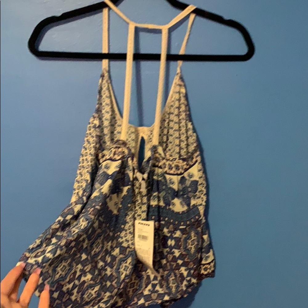 Patterned tank - Picture 2 of 3